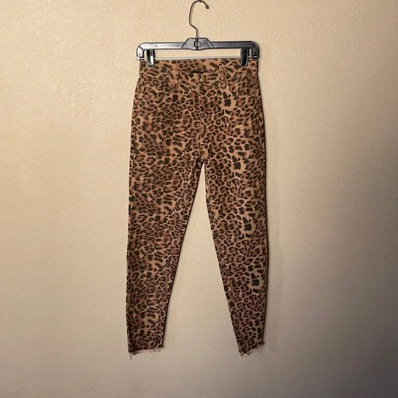 Olivaceous Jean - Picture 1 of 8